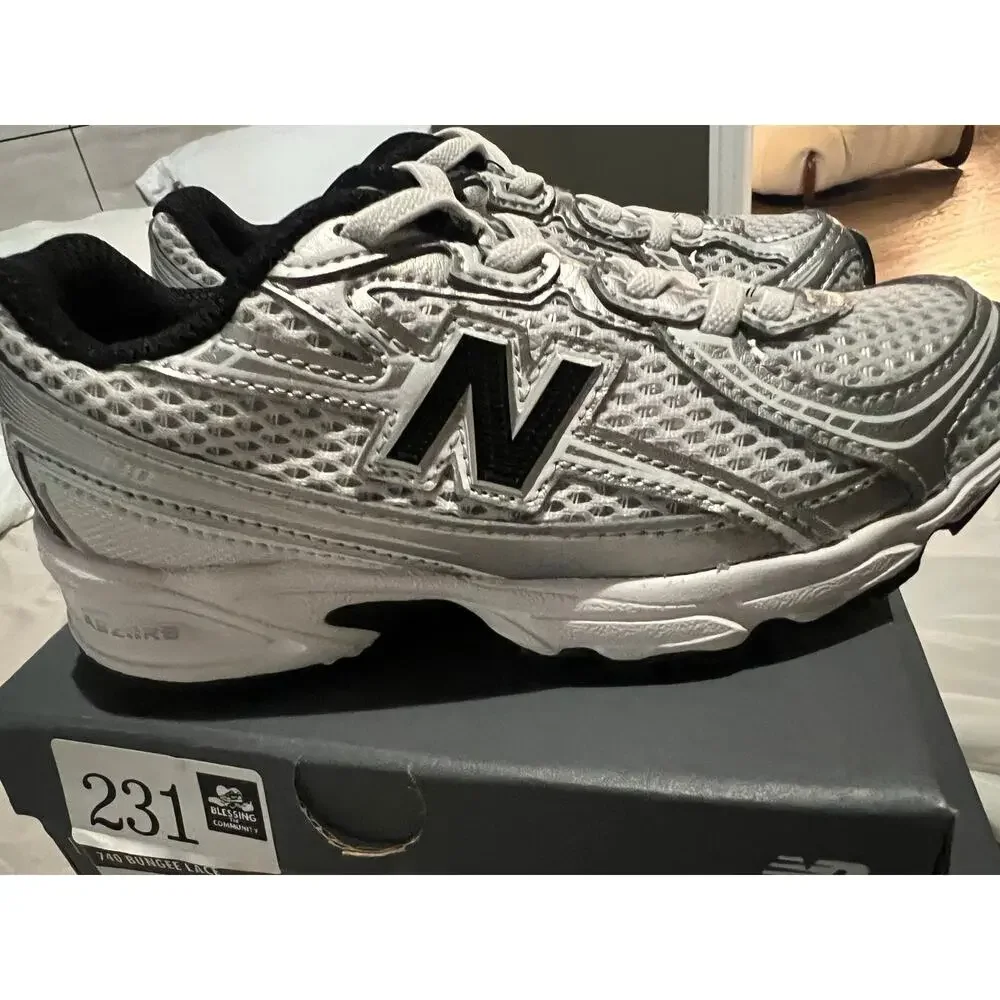 New Balance 740 Bungee Lace Sz 11 kids $75 retail